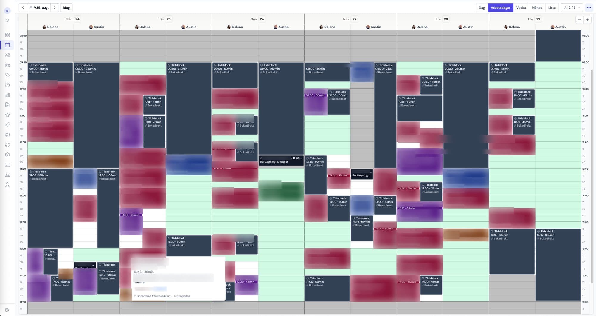 Bokatid-adminkalender som viser en hel ukes bestillinger for et team av medarbeidere